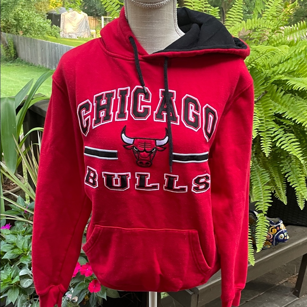 Chicago Bulls Embroidered Red Hoodie